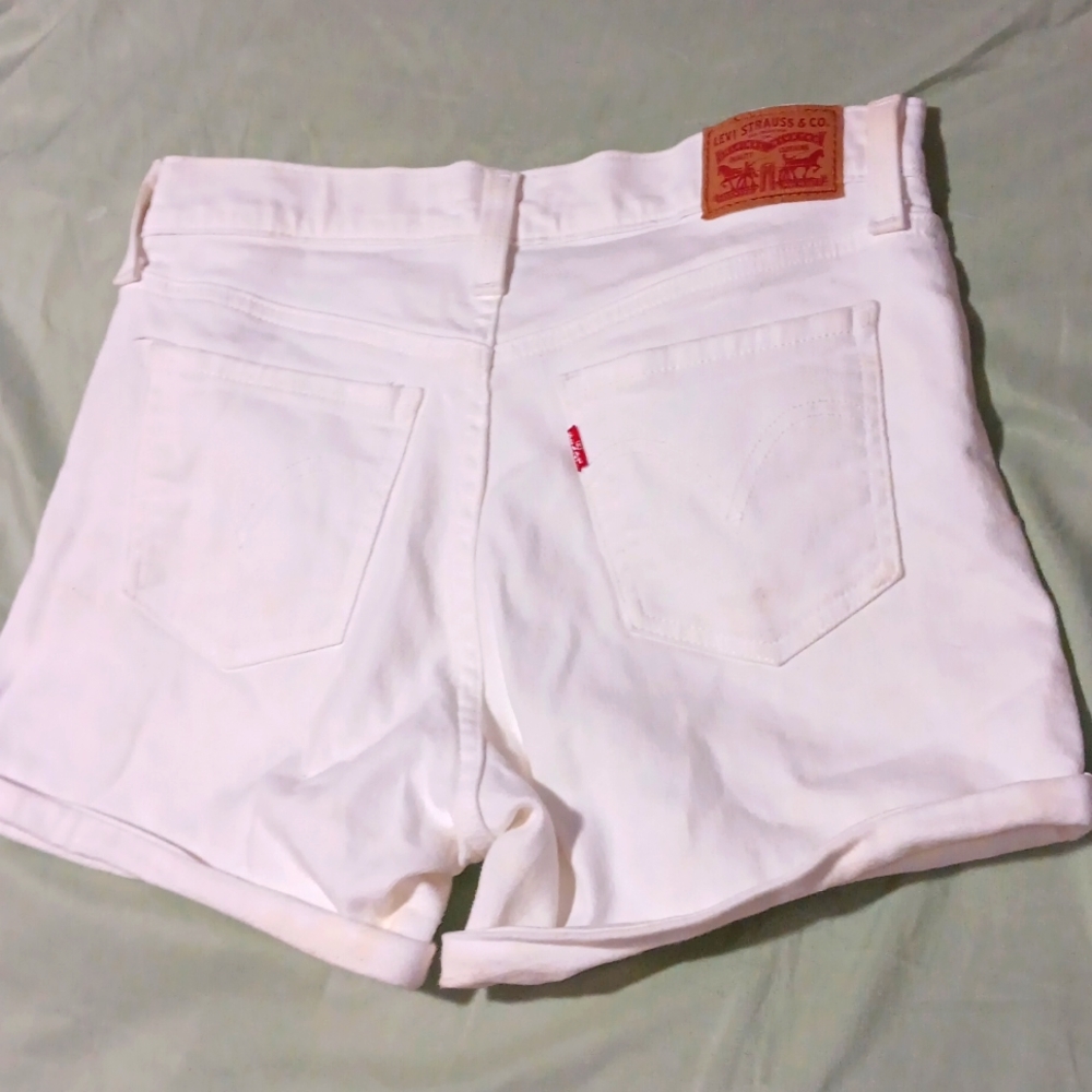 Midrise White Levi's Jean Shorts 28